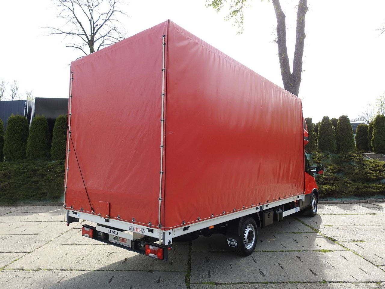 IVECO DAILY 35S18 TARPAULIN 10 PALLETS WEBASTO CRUISE CONTROL LED LIGHTS AIR CONDITIONING 180HP - Planen Transporter: das Bild 3 IVECO DAILY 35S18 TARPAULIN 10 PALLETS WEBASTO CRUISE CONTROL LED LIGHTS AIR CONDITIONING 180HP - Planen Transporter: das Bild 3