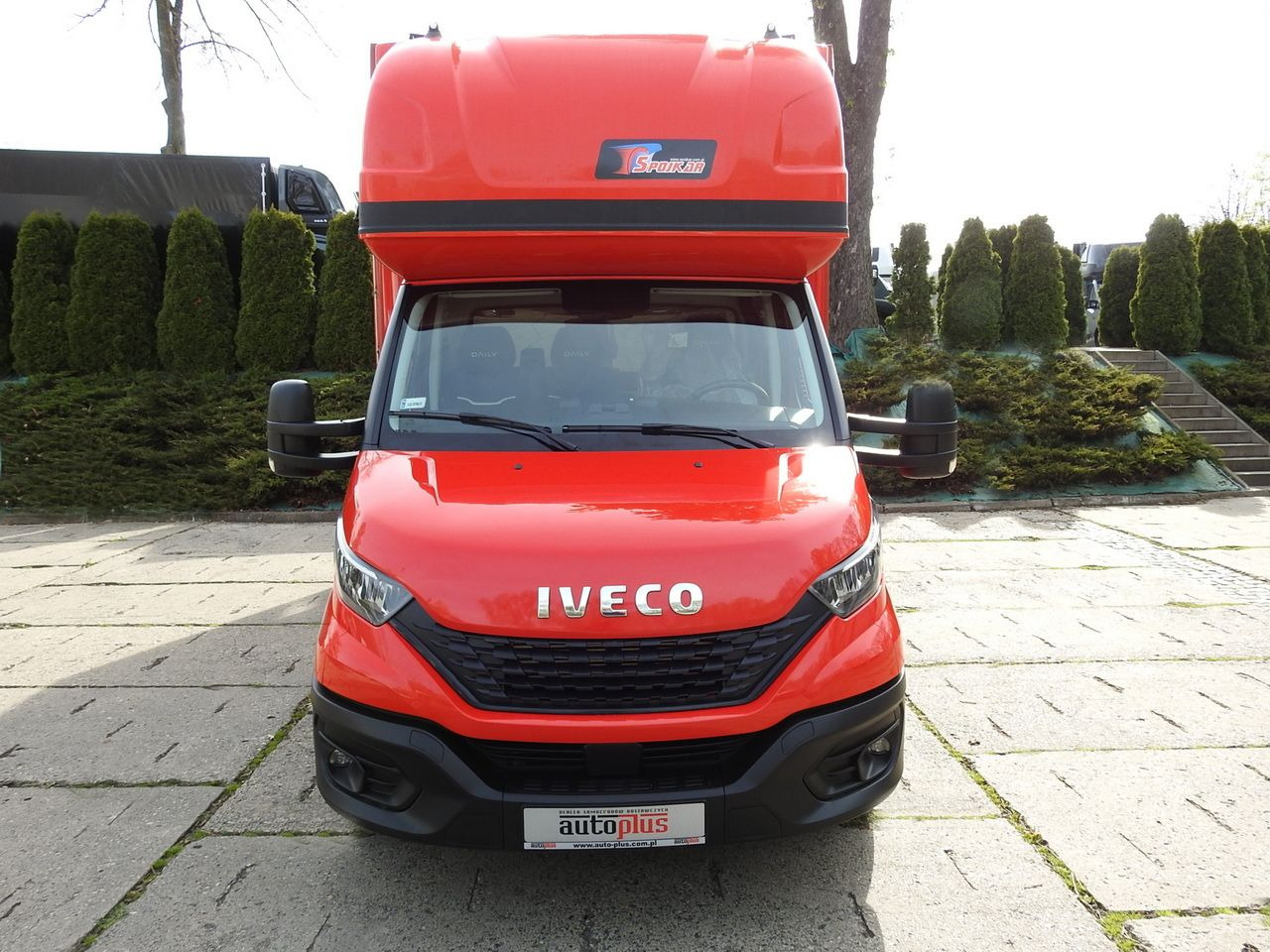 IVECO DAILY 35S18 TARPAULIN 10 PALLETS WEBASTO CRUISE CONTROL LED LIGHTS AIR CONDITIONING 180HP - Planen Transporter: das Bild 5 IVECO DAILY 35S18 TARPAULIN 10 PALLETS WEBASTO CRUISE CONTROL LED LIGHTS AIR CONDITIONING 180HP - Planen Transporter: das Bild 5