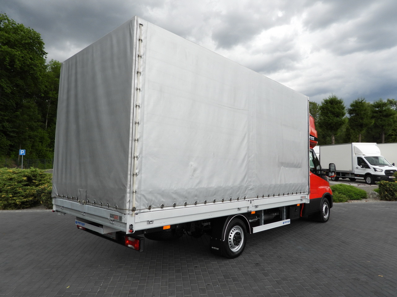 IVECO DAILY 35S18 TARPAULIN 10 PALLETS WEBASTO CRUISE CONTROL LED LIGHTS AIR CONDITIONING 180HP - Planen Transporter: das Bild 3 IVECO DAILY 35S18 TARPAULIN 10 PALLETS WEBASTO CRUISE CONTROL LED LIGHTS AIR CONDITIONING 180HP - Planen Transporter: das Bild 3