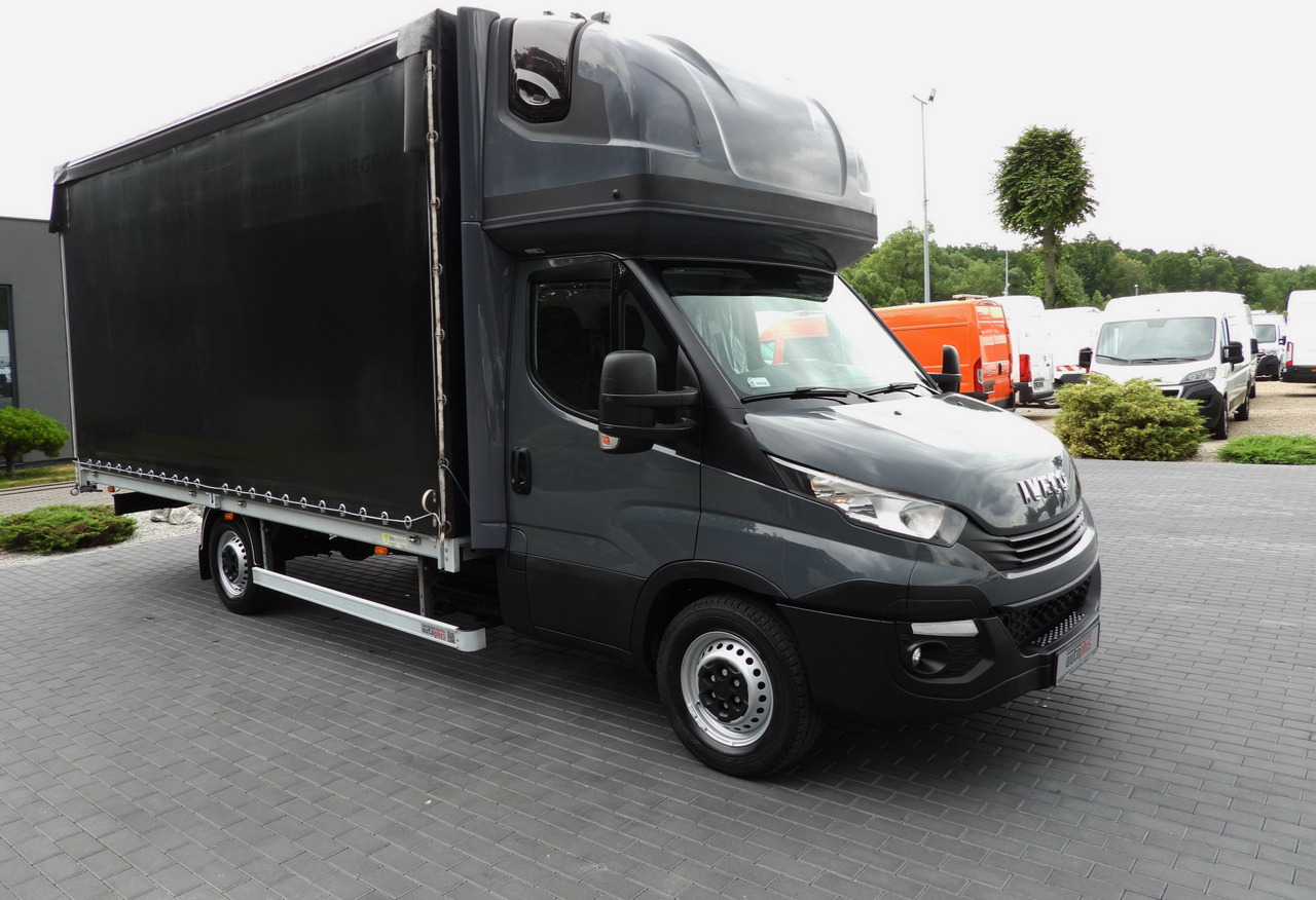 IVECO DAILY 35S18 TARPAULIN 10 PALLETS WEBASTO CRUISE CONTROL PNEUMATICS AUTOMATIC TRANSMISSION HI-MATIC AIR CONDITIONING 180HP - Planen Transporter: das Bild 4 IVECO DAILY 35S18 TARPAULIN 10 PALLETS WEBASTO CRUISE CONTROL PNEUMATICS AUTOMATIC TRANSMISSION HI-MATIC AIR CONDITIONING 180HP - Planen Transporter: das Bild 4