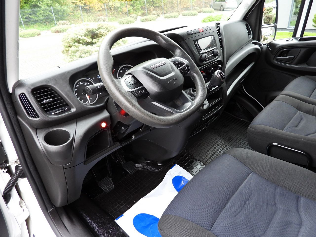 IVECO DAILY 35S18 TARPAULIN LIFT 8 PALLETS WEBASTO CRUISE CONTROL AIR CONDITIONING 180HP - Planen Transporter: das Bild 2 IVECO DAILY 35S18 TARPAULIN LIFT 8 PALLETS WEBASTO CRUISE CONTROL AIR CONDITIONING 180HP - Planen Transporter: das Bild 2