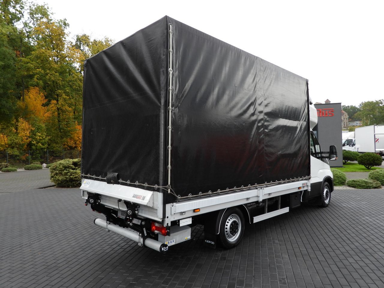 IVECO DAILY 35S18 TARPAULIN LIFT 8 PALLETS WEBASTO CRUISE CONTROL AIR CONDITIONING 180HP - Planen Transporter: das Bild 3 IVECO DAILY 35S18 TARPAULIN LIFT 8 PALLETS WEBASTO CRUISE CONTROL AIR CONDITIONING 180HP - Planen Transporter: das Bild 3