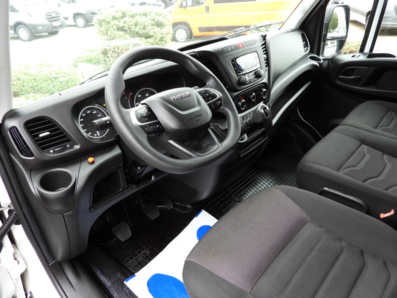 IVECO DAILY 35S18 TARPAULIN LIFT 8 PALLETS WEBASTO CRUISE CONTROL LED LIGHTS AIR CONDITIONING 180HP - Planen Transporter: das Bild 2 IVECO DAILY 35S18 TARPAULIN LIFT 8 PALLETS WEBASTO CRUISE CONTROL LED LIGHTS AIR CONDITIONING 180HP - Planen Transporter: das Bild 2