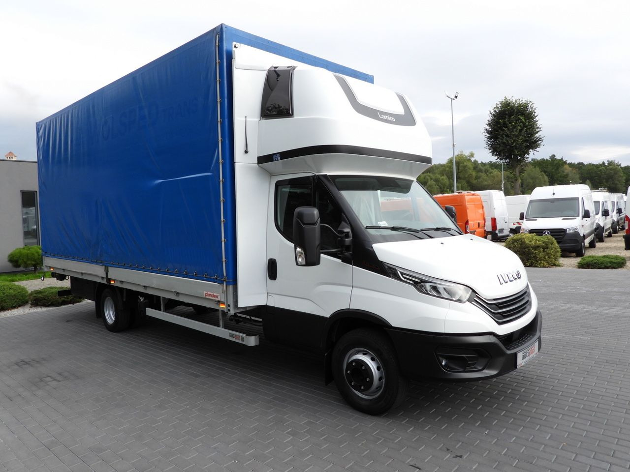IVECO DAILY 72C18 TARPAULIN LIFT 14 PALLETS WEBASTO CRUISE CONTROL LED LIGHTS TWIN WHEELS AIR CONDITIONING 180HP - Plane LKW: das Bild 4 IVECO DAILY 72C18 TARPAULIN LIFT 14 PALLETS WEBASTO CRUISE CONTROL LED LIGHTS TWIN WHEELS AIR CONDITIONING 180HP - Plane LKW: das Bild 4