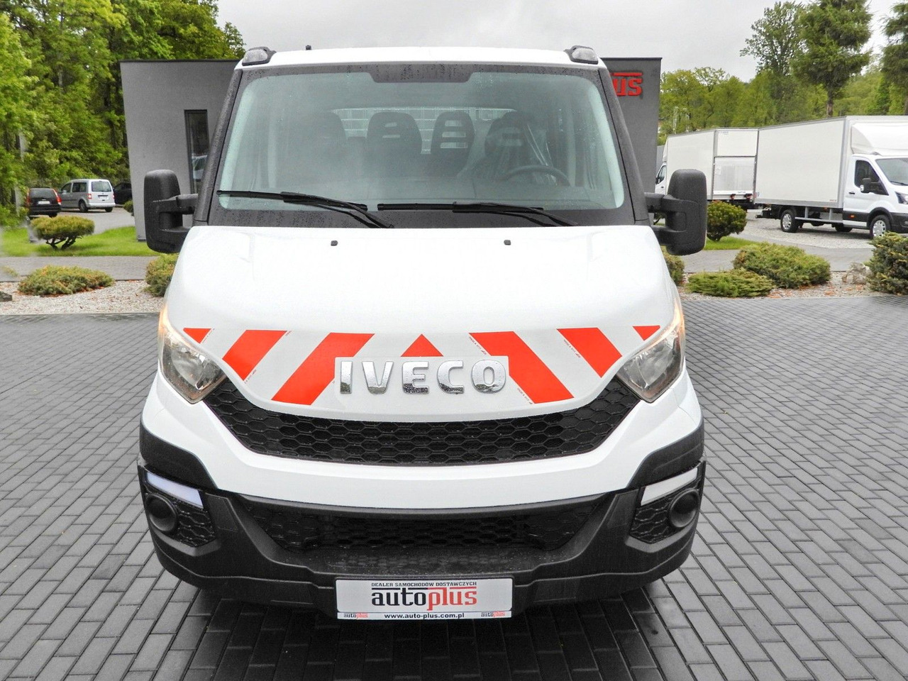 Iveco DAILY 35C13 KIPPER DOPPELKABINE DOKA 7 SITZE A/C - Kipper Transporter, Transporter mit Doppelkabine: das Bild 5 Iveco DAILY 35C13 KIPPER DOPPELKABINE DOKA 7 SITZE A/C - Kipper Transporter, Transporter mit Doppelkabine: das Bild 5