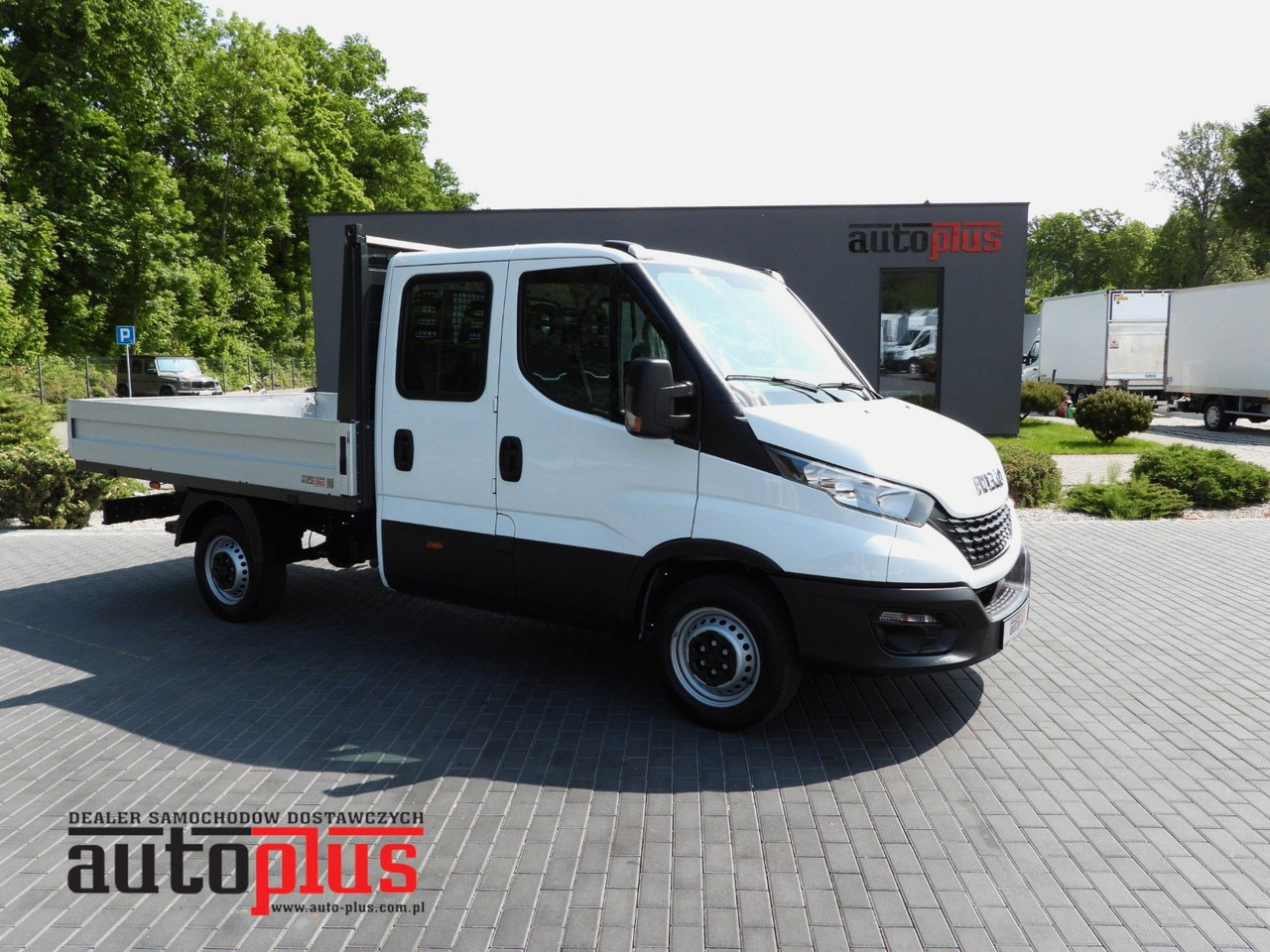Iveco DAILY 35S12 PRITSCHE DOPPELKABINE DOKA 7 SITZE - Pritsche Transporter, Transporter mit Doppelkabine: das Bild 1 Iveco DAILY 35S12 PRITSCHE DOPPELKABINE DOKA 7 SITZE - Pritsche Transporter, Transporter mit Doppelkabine: das Bild 1