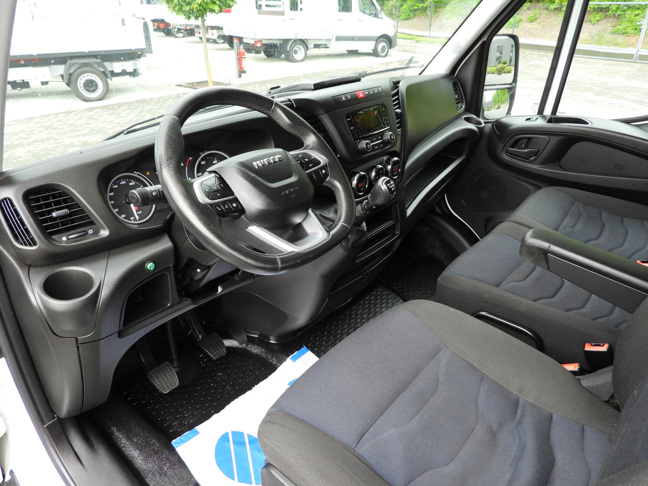 Iveco DAILY 35S18 PRITSCHE PLANE 10 PALETTEN WEBASTO - Planen Transporter: das Bild 2 Iveco DAILY 35S18 PRITSCHE PLANE 10 PALETTEN WEBASTO - Planen Transporter: das Bild 2