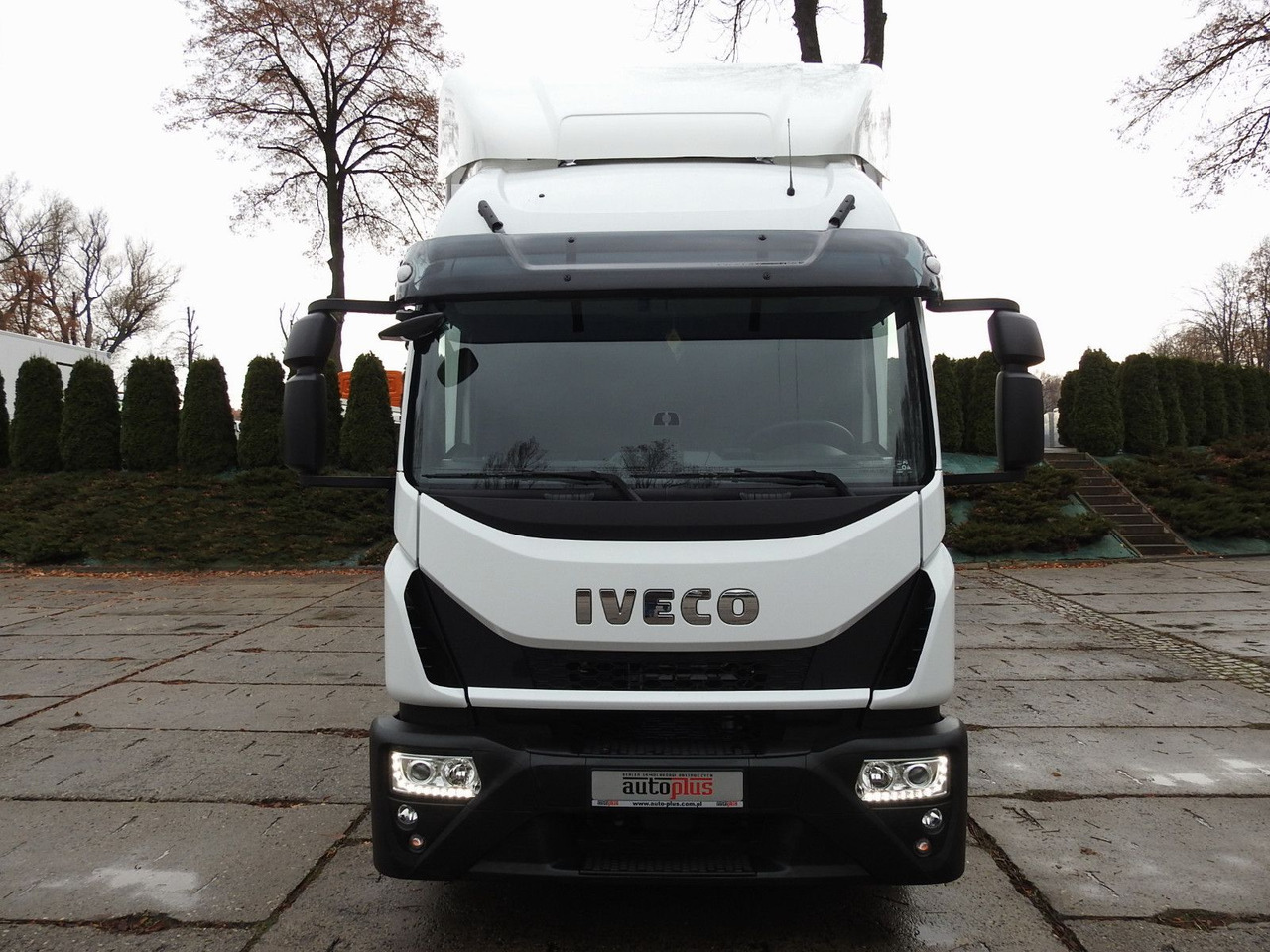 Iveco EUROCARGO 120-250 PRITSCHE PLANE 18 PALETTEN A/C - Plane LKW: das Bild 5 Iveco EUROCARGO 120-250 PRITSCHE PLANE 18 PALETTEN A/C - Plane LKW: das Bild 5