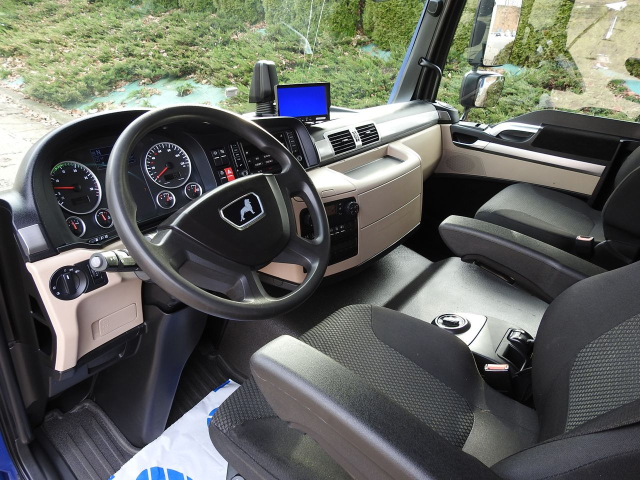 MAN TGL 12.220 BOX LIFT 18 PALLETS CRUISE CONTROLAIR CONDITIONING PNEUMATICS AUTOMATIC TWIN WHEELS 220HP - Koffer Transporter: das Bild 2 MAN TGL 12.220 BOX LIFT 18 PALLETS CRUISE CONTROLAIR CONDITIONING PNEUMATICS AUTOMATIC TWIN WHEELS 220HP - Koffer Transporter: das Bild 2