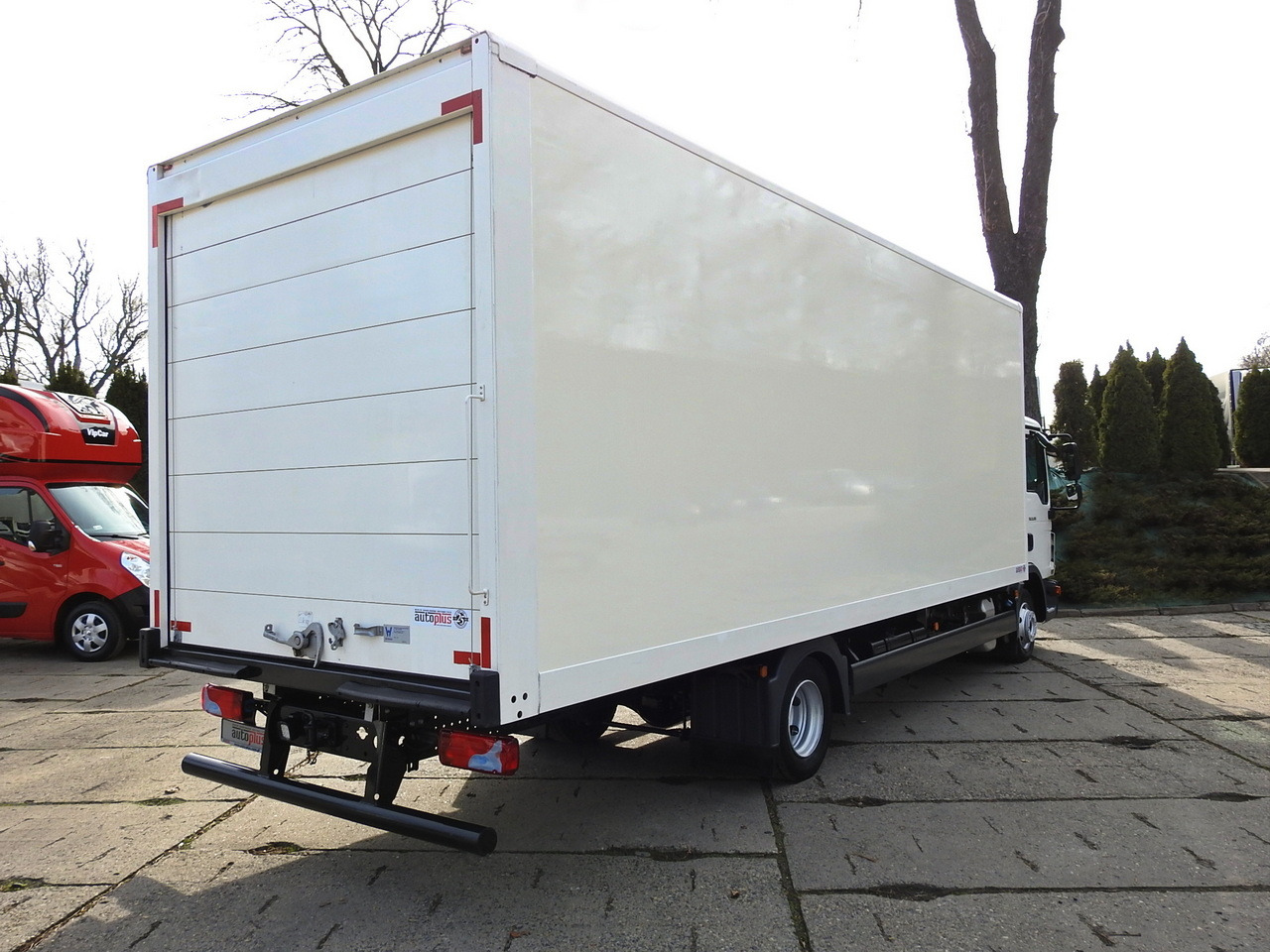 MAN TGL 8.18 BOX 16 PALLETS CRUISE CONTROL TWIN WHEELS 180HP - Koffer LKW: das Bild 3 MAN TGL 8.18 BOX 16 PALLETS CRUISE CONTROL TWIN WHEELS 180HP - Koffer LKW: das Bild 3