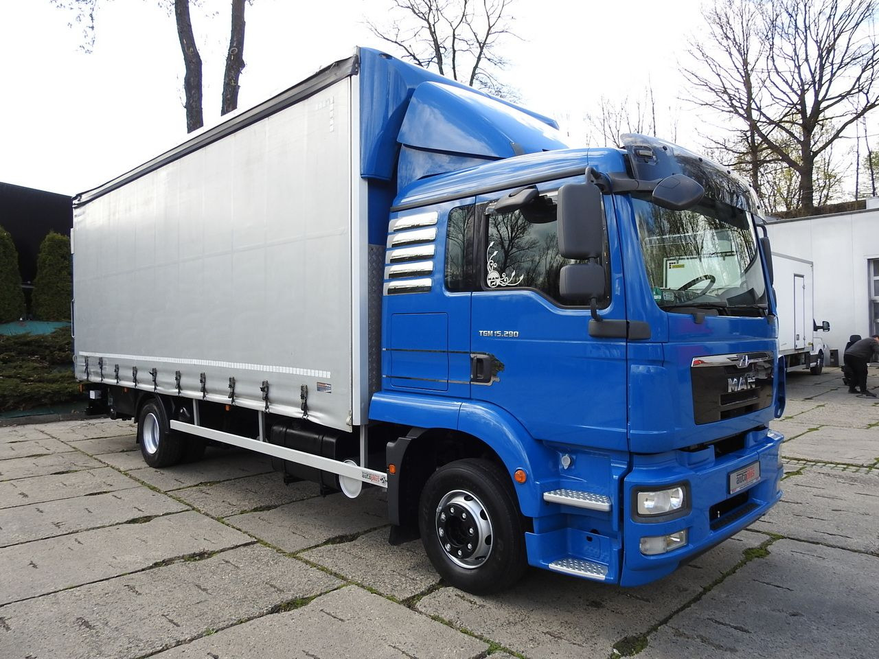 MAN TGM 15.290 TARPAULIN LIFT 18 PALLETS CRUISE CONTROL TWIN WHEELS AIR CONDITIONING 290HP - Plane LKW: das Bild 4 MAN TGM 15.290 TARPAULIN LIFT 18 PALLETS CRUISE CONTROL TWIN WHEELS AIR CONDITIONING 290HP - Plane LKW: das Bild 4