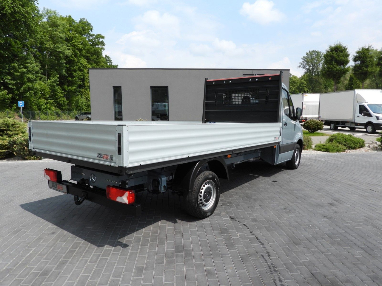 Mercedes-Benz SPRINTER 315 PRITSCHE 8 PALETTEN TEMPOMAT - Pritsche Transporter: das Bild 3 Mercedes-Benz SPRINTER 315 PRITSCHE 8 PALETTEN TEMPOMAT - Pritsche Transporter: das Bild 3