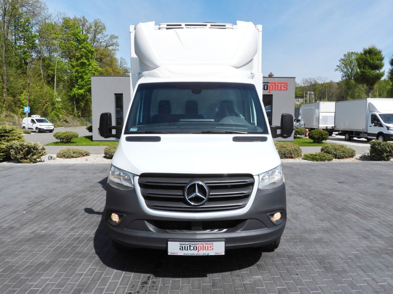Mercedes-Benz SPRINTER 316 KÜHLKOFFER 0*C AUFZUG 8 PALETTEN - Kühltransporter: das Bild 5 Mercedes-Benz SPRINTER 316 KÜHLKOFFER 0*C AUFZUG 8 PALETTEN - Kühltransporter: das Bild 5