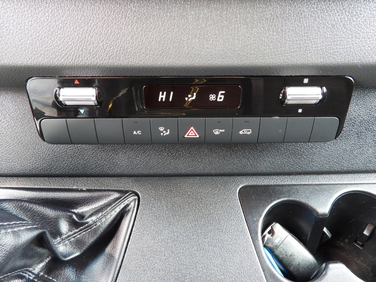 Planen Transporter, Transporter mit Doppelkabine Mercedes-Benz SPRINTER 316 PRITSCHE PLANE AUFZUG 8 PALETTEN: das Bild 26