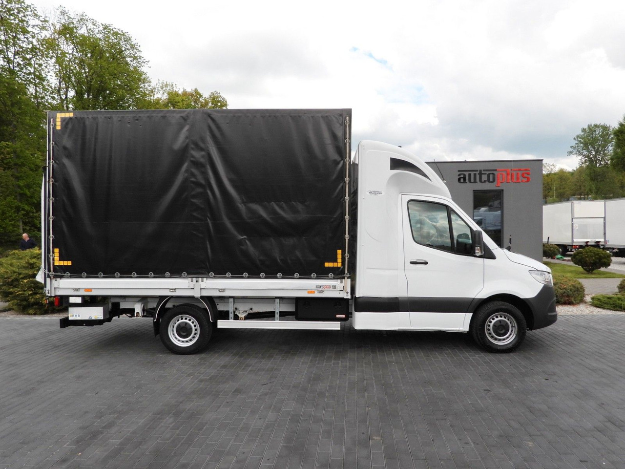 Planen Transporter, Transporter mit Doppelkabine Mercedes-Benz SPRINTER 316 PRITSCHE PLANE AUFZUG 8 PALETTEN: das Bild 7