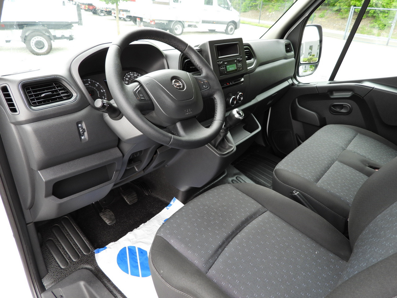 OPEL MOVANO BOX DELIVERY VAN 7 SEATS CRUISE CONTROL LED LIGHTS AIR CONDITIONING 135HP - Kastenwagen: das Bild 2 OPEL MOVANO BOX DELIVERY VAN 7 SEATS CRUISE CONTROL LED LIGHTS AIR CONDITIONING 135HP - Kastenwagen: das Bild 2