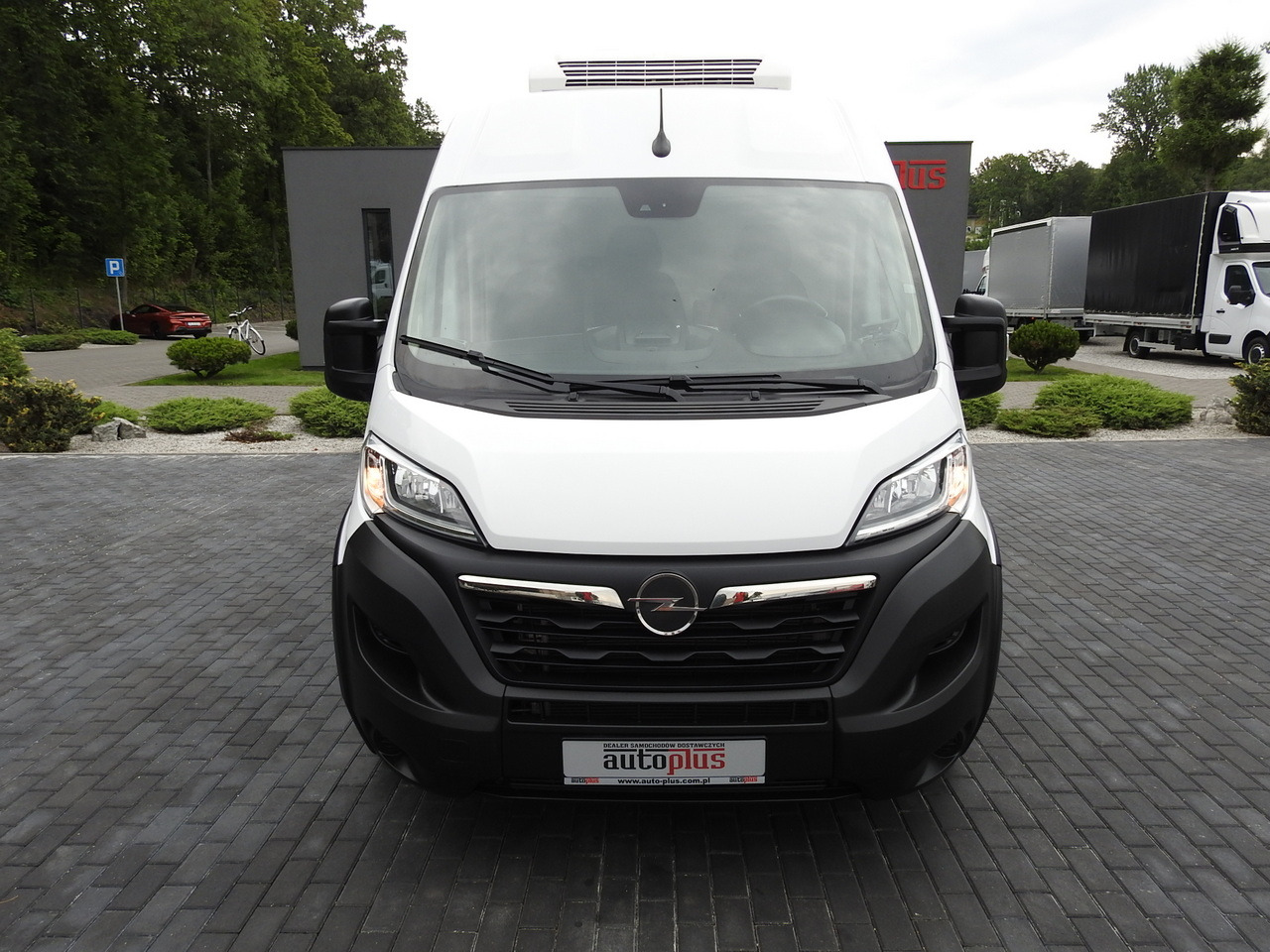 OPEL MOVANO REFRIGERATOR VAN 0*C HEATING FUNCTION AIR CONDITIONING 140HP - Kühltransporter: das Bild 5 OPEL MOVANO REFRIGERATOR VAN 0*C HEATING FUNCTION AIR CONDITIONING 140HP - Kühltransporter: das Bild 5