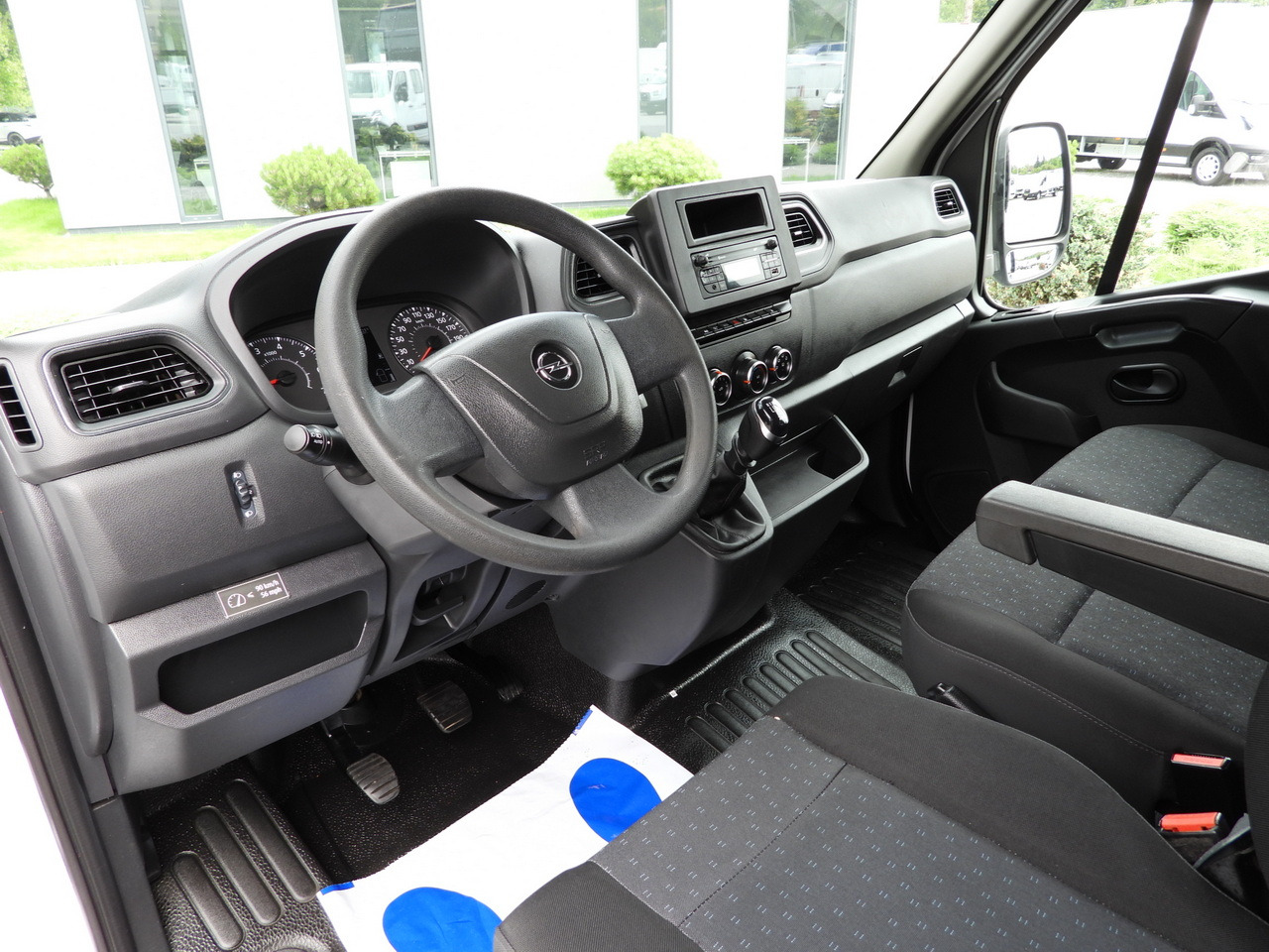 OPEL MOVANO TIPPER DOUBLE CABIN DOKA 7 SEATS LED LIGHTS TWIN WHEELS AIR CONDITIONING 145HP - Kipper Transporter: das Bild 2 OPEL MOVANO TIPPER DOUBLE CABIN DOKA 7 SEATS LED LIGHTS TWIN WHEELS AIR CONDITIONING 145HP - Kipper Transporter: das Bild 2