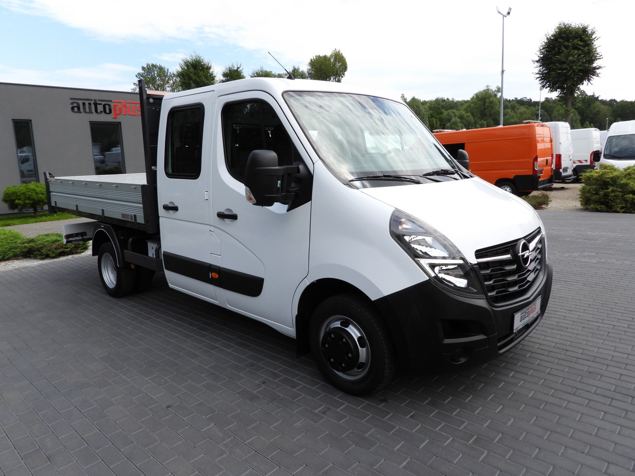 OPEL MOVANO TIPPER DOUBLE CABIN DOKA 7 SEATS LED LIGHTS TWIN WHEELS AIR CONDITIONING 145HP - Kipper Transporter: das Bild 4 OPEL MOVANO TIPPER DOUBLE CABIN DOKA 7 SEATS LED LIGHTS TWIN WHEELS AIR CONDITIONING 145HP - Kipper Transporter: das Bild 4