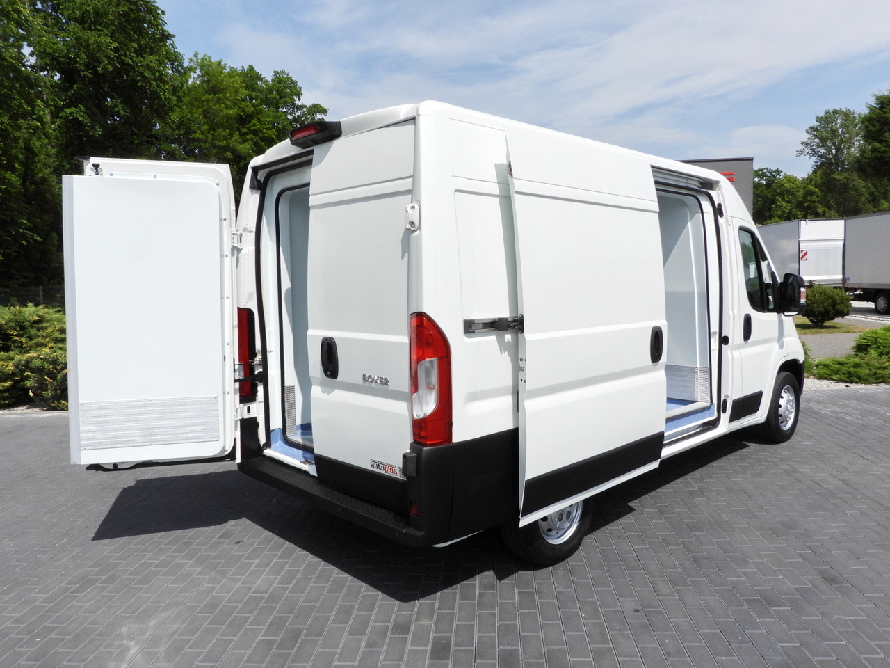 PEUGEOT BOXER REFRIGERATOR VAN -10*C CRUISE CONTROL AIR CONDITIONING 130HP - Kühltransporter: das Bild 3 PEUGEOT BOXER REFRIGERATOR VAN -10*C CRUISE CONTROL AIR CONDITIONING 130HP - Kühltransporter: das Bild 3