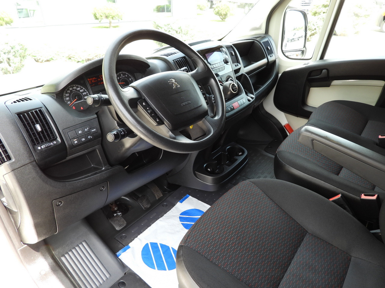 PEUGEOT BOXER REFRIGERATOR VAN -10*C CRUISE CONTROL AIR CONDITIONING 130HP - Kühltransporter: das Bild 2 PEUGEOT BOXER REFRIGERATOR VAN -10*C CRUISE CONTROL AIR CONDITIONING 130HP - Kühltransporter: das Bild 2