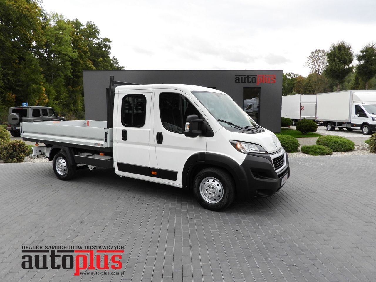 PEUGEOT BOXER STAKE BODY DOUBLE CABIN DOKA 7 SEATS CRUISE CONTROL AIR CONDITIONING 140HP - Transporter mit Doppelkabine: das Bild 1 PEUGEOT BOXER STAKE BODY DOUBLE CABIN DOKA 7 SEATS CRUISE CONTROL AIR CONDITIONING 140HP - Transporter mit Doppelkabine: das Bild 1