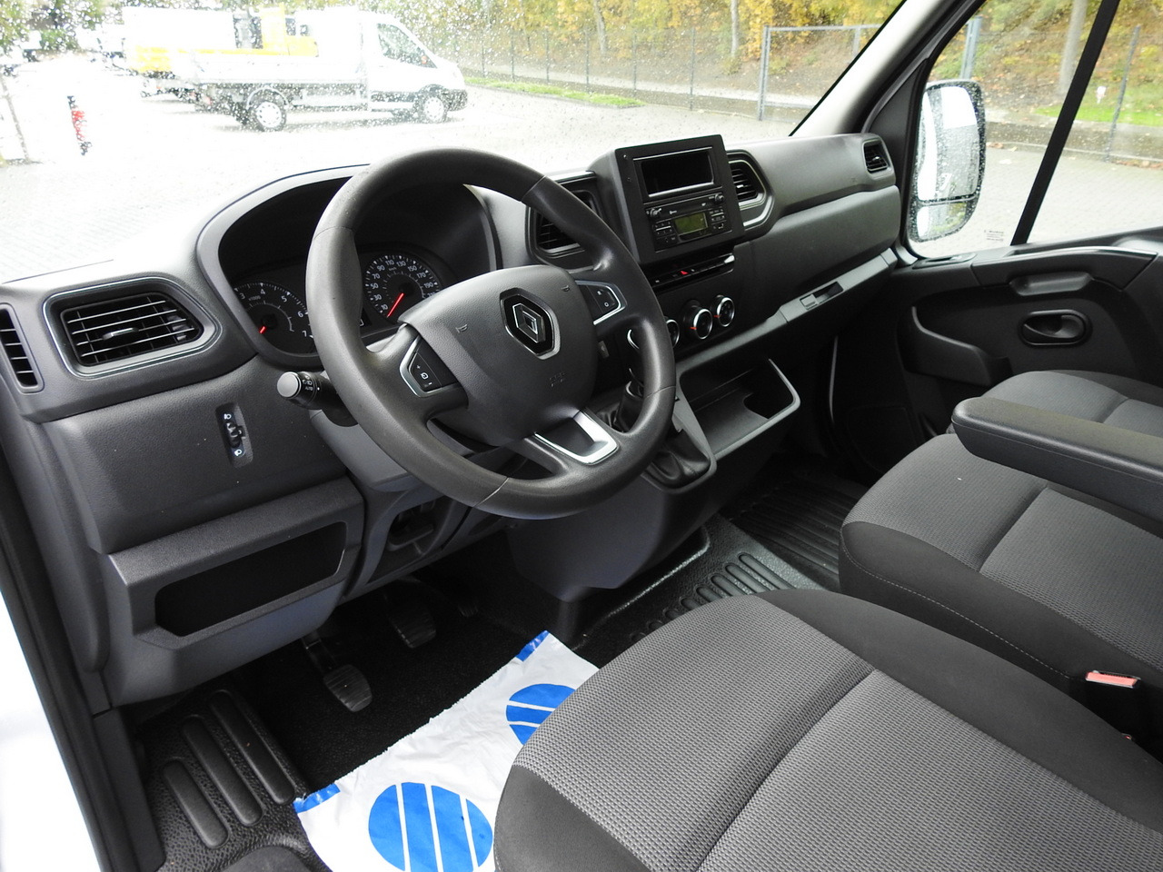 RENAULT MASTER STAKE BODY CRUISE CONTROL AIR CONDITIONING LED LIGHTS TWIN WHEELS 130HP - Pritsche Transporter: das Bild 2 RENAULT MASTER STAKE BODY CRUISE CONTROL AIR CONDITIONING LED LIGHTS TWIN WHEELS 130HP - Pritsche Transporter: das Bild 2