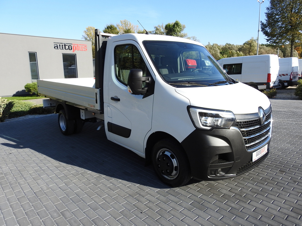 RENAULT MASTER STAKE BODY CRUISE CONTROL AIR CONDITIONING LED LIGHTS TWIN WHEELS 130HP - Pritsche Transporter: das Bild 4 RENAULT MASTER STAKE BODY CRUISE CONTROL AIR CONDITIONING LED LIGHTS TWIN WHEELS 130HP - Pritsche Transporter: das Bild 4