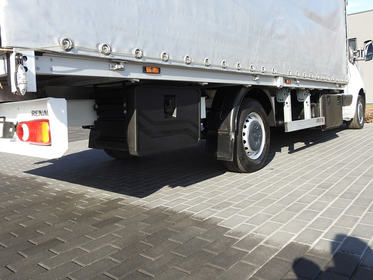Planen Transporter RENAULT MASTER  TARPAULIN 10 PALLETS WEBASTO CRUISE CONTROL LED LIGHTS PNEUMATICS AIR CONDITIONING  165HP: das Bild 17