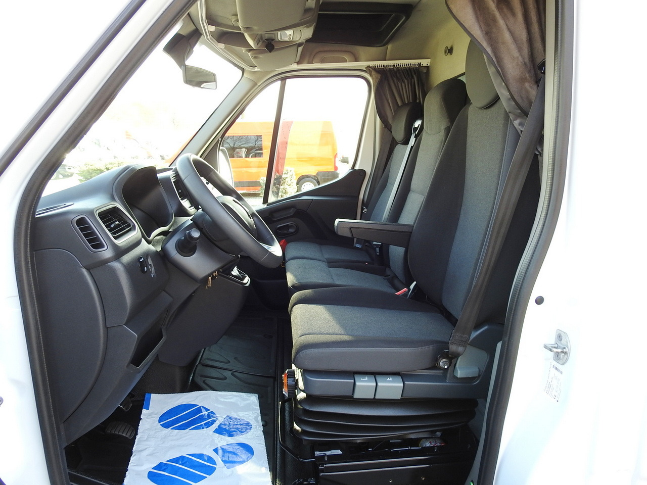 Planen Transporter RENAULT MASTER  TARPAULIN 10 PALLETS WEBASTO CRUISE CONTROL LED LIGHTS PNEUMATICS AIR CONDITIONING  165HP: das Bild 27