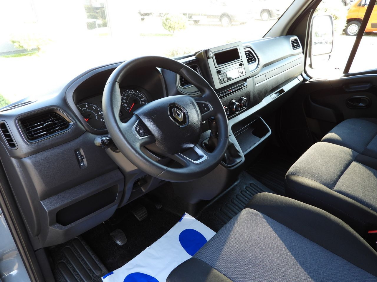 RENAULT MASTER TARPAULIN 10 PALLETS WEBASTO CRUISE CONTROL LED LIGHTS PNEUMATICS AIR CONDITIONING 165HP - Planen Transporter: das Bild 2 RENAULT MASTER TARPAULIN 10 PALLETS WEBASTO CRUISE CONTROL LED LIGHTS PNEUMATICS AIR CONDITIONING 165HP - Planen Transporter: das Bild 2