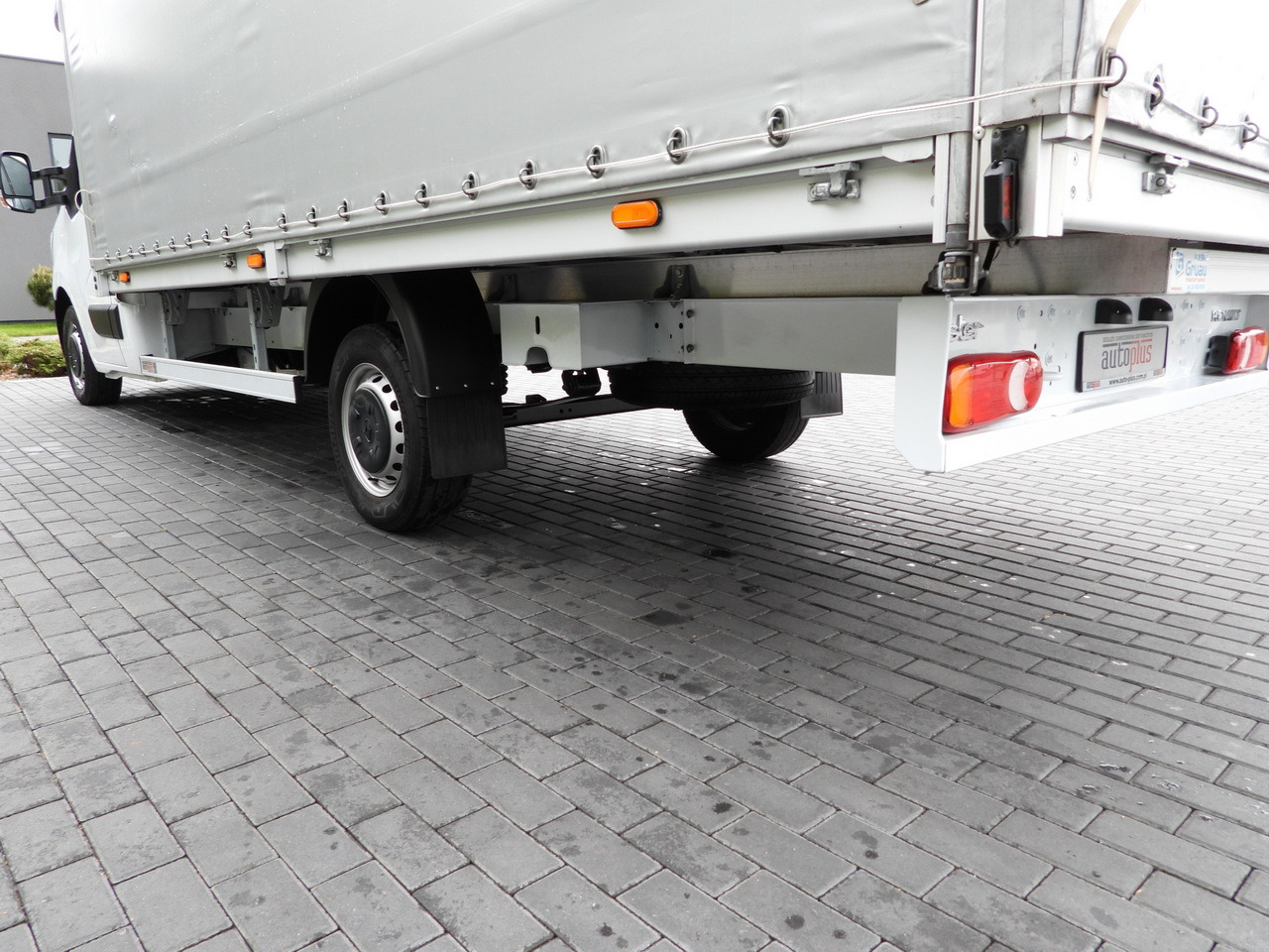 Planen Transporter RENAULT MASTER TARPAULIN 10 PALLETS WEBASTO CRUISE CONTROL LED LIGHTS PNEUMATICS AIR CONDITIONING 165HP: das Bild 16 Planen Transporter RENAULT MASTER TARPAULIN 10 PALLETS WEBASTO CRUISE CONTROL LED LIGHTS PNEUMATICS AIR CONDITIONING 165HP: das Bild 16