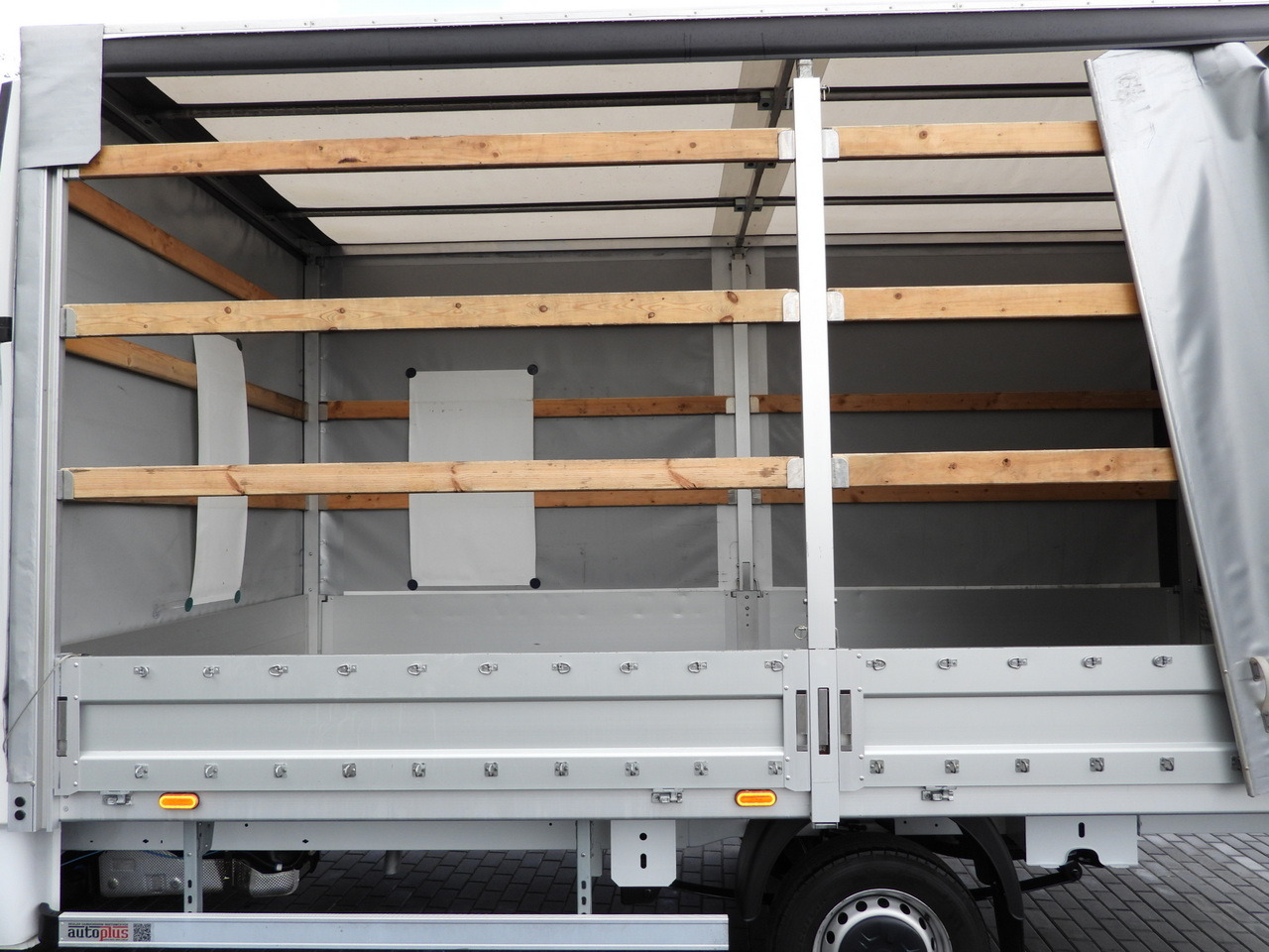 Planen Transporter RENAULT MASTER TARPAULIN 10 PALLETS WEBASTO CRUISE CONTROL LED LIGHTS PNEUMATICS AIR CONDITIONING 165HP: das Bild 22 Planen Transporter RENAULT MASTER TARPAULIN 10 PALLETS WEBASTO CRUISE CONTROL LED LIGHTS PNEUMATICS AIR CONDITIONING 165HP: das Bild 22