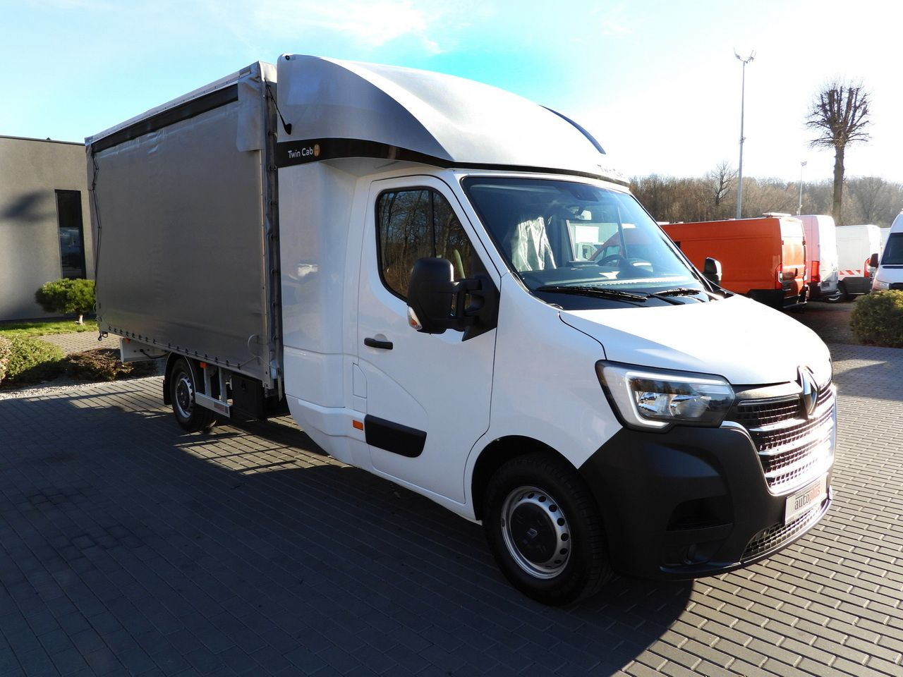 RENAULT MASTER TARPAULIN 8 PALLETS WEBASTO CRUISE CONTROL LED LIGHTS AIR CONDITIONING 165HP - Planen Transporter: das Bild 4 RENAULT MASTER TARPAULIN 8 PALLETS WEBASTO CRUISE CONTROL LED LIGHTS AIR CONDITIONING 165HP - Planen Transporter: das Bild 4