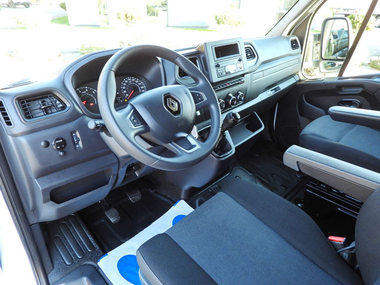 RENAULT MASTER TARPAULIN 8 PALLETS WEBASTO CRUISE CONTROL LED LIGHTS AIR CONDITIONING 165HP - Planen Transporter: das Bild 2 RENAULT MASTER TARPAULIN 8 PALLETS WEBASTO CRUISE CONTROL LED LIGHTS AIR CONDITIONING 165HP - Planen Transporter: das Bild 2