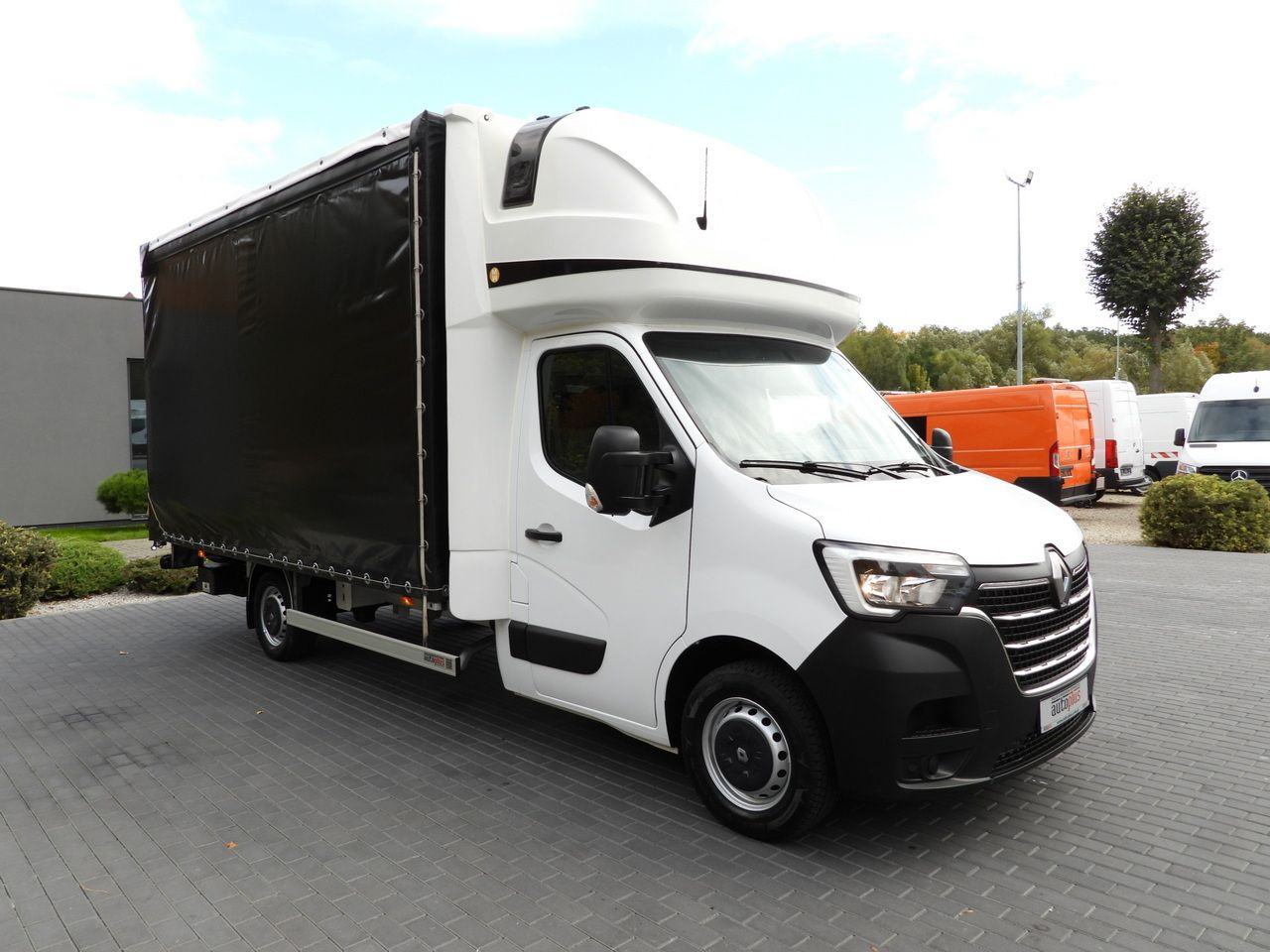 RENAULT MASTER TARPAULIN LIFT 10 PALLETS CRUISE CONTROL LED LIGHTS AIR CONDITIONING 165HP - Planen Transporter: das Bild 4 RENAULT MASTER TARPAULIN LIFT 10 PALLETS CRUISE CONTROL LED LIGHTS AIR CONDITIONING 165HP - Planen Transporter: das Bild 4