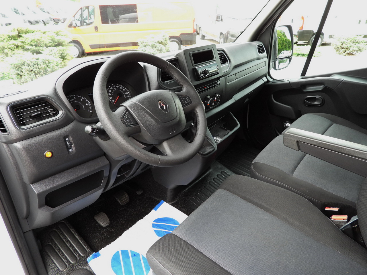 RENAULT MASTER TARPAULIN LIFT 10 PALLETS WEBASTO CRUISE CONTROL LED LIGHTS PNEUMATICS AIR CONDITIONING 165HP - Planen Transporter: das Bild 2 RENAULT MASTER TARPAULIN LIFT 10 PALLETS WEBASTO CRUISE CONTROL LED LIGHTS PNEUMATICS AIR CONDITIONING 165HP - Planen Transporter: das Bild 2