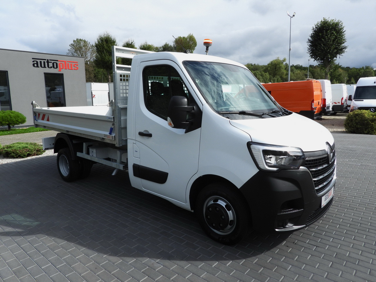 RENAULT MASTER TIPPER CRUISE CONTROL LED LIGHTS TWIN WHEELS AIR CONDITIONING 130HP - Kipper Transporter: das Bild 5 RENAULT MASTER TIPPER CRUISE CONTROL LED LIGHTS TWIN WHEELS AIR CONDITIONING 130HP - Kipper Transporter: das Bild 5