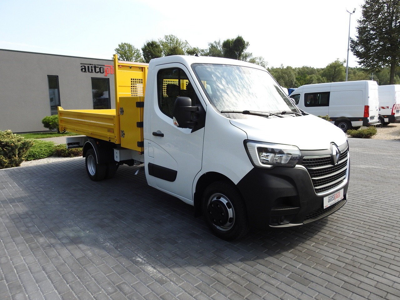 RENAULT MASTER TIPPER CRUISE CONTROL NAVIGATION AIR CONDITIONING LED LIGHTS TWIN WHEELS LOAD WEIGHT 145HP - Kipper Transporter: das Bild 4 RENAULT MASTER TIPPER CRUISE CONTROL NAVIGATION AIR CONDITIONING LED LIGHTS TWIN WHEELS LOAD WEIGHT 145HP - Kipper Transporter: das Bild 4