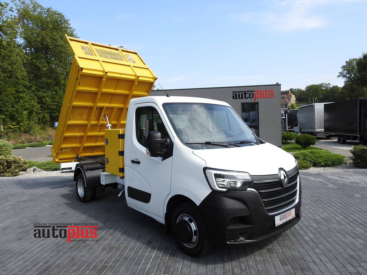 RENAULT MASTER TIPPER CRUISE CONTROL NAVIGATION AIR CONDITIONING LED LIGHTS TWIN WHEELS LOAD WEIGHT 145HP - Kipper Transporter: das Bild 1 RENAULT MASTER TIPPER CRUISE CONTROL NAVIGATION AIR CONDITIONING LED LIGHTS TWIN WHEELS LOAD WEIGHT 145HP - Kipper Transporter: das Bild 1
