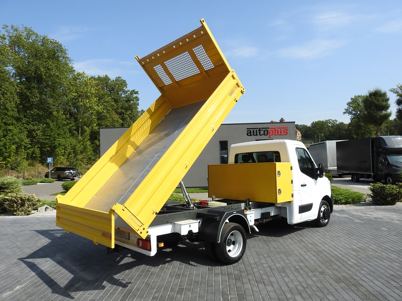 RENAULT MASTER TIPPER CRUISE CONTROL NAVIGATION AIR CONDITIONING LED LIGHTS TWIN WHEELS LOAD WEIGHT 145HP - Kipper Transporter: das Bild 3 RENAULT MASTER TIPPER CRUISE CONTROL NAVIGATION AIR CONDITIONING LED LIGHTS TWIN WHEELS LOAD WEIGHT 145HP - Kipper Transporter: das Bild 3