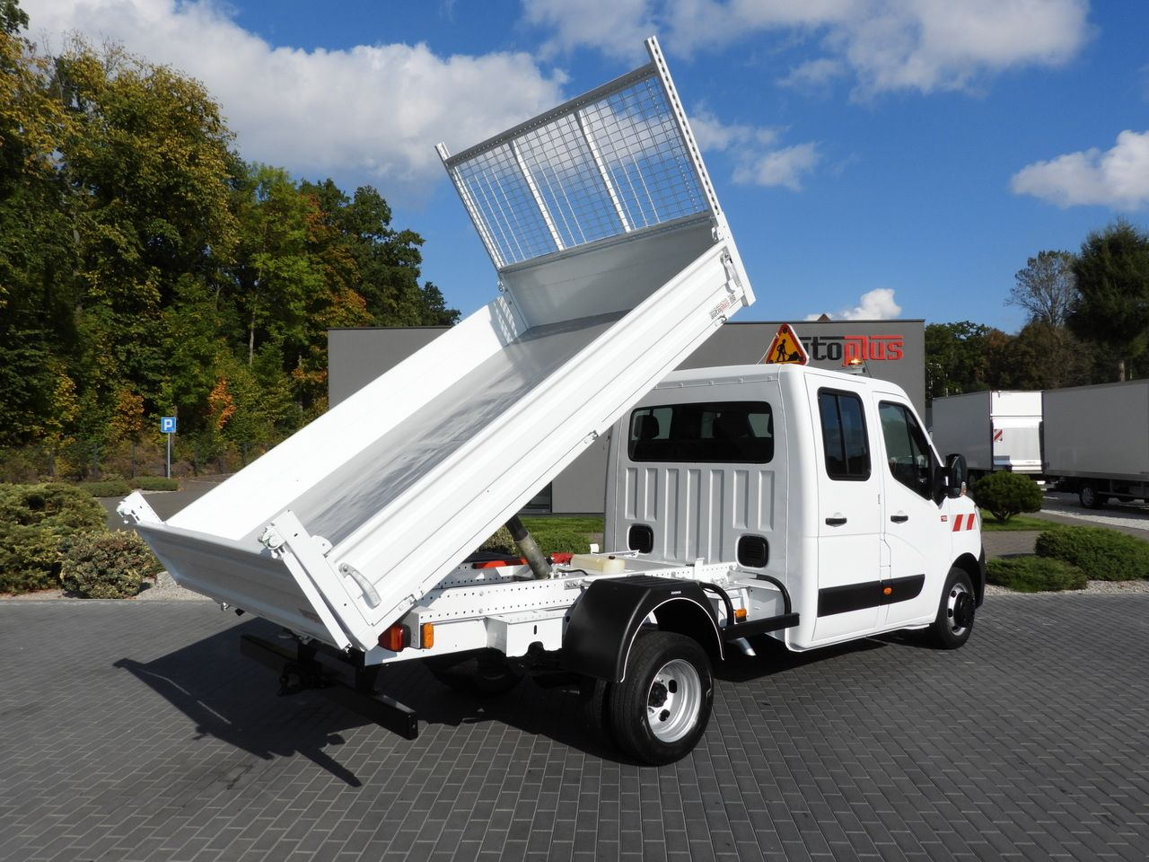 RENAULT MASTER TIPPER DOUBLE CABIN DOKA 6 SEATS CRUISE CONTROL LED LIGHTS TWIN WHEELS AIR CONDITIONING 165HP - Kipper Transporter: das Bild 3 RENAULT MASTER TIPPER DOUBLE CABIN DOKA 6 SEATS CRUISE CONTROL LED LIGHTS TWIN WHEELS AIR CONDITIONING 165HP - Kipper Transporter: das Bild 3