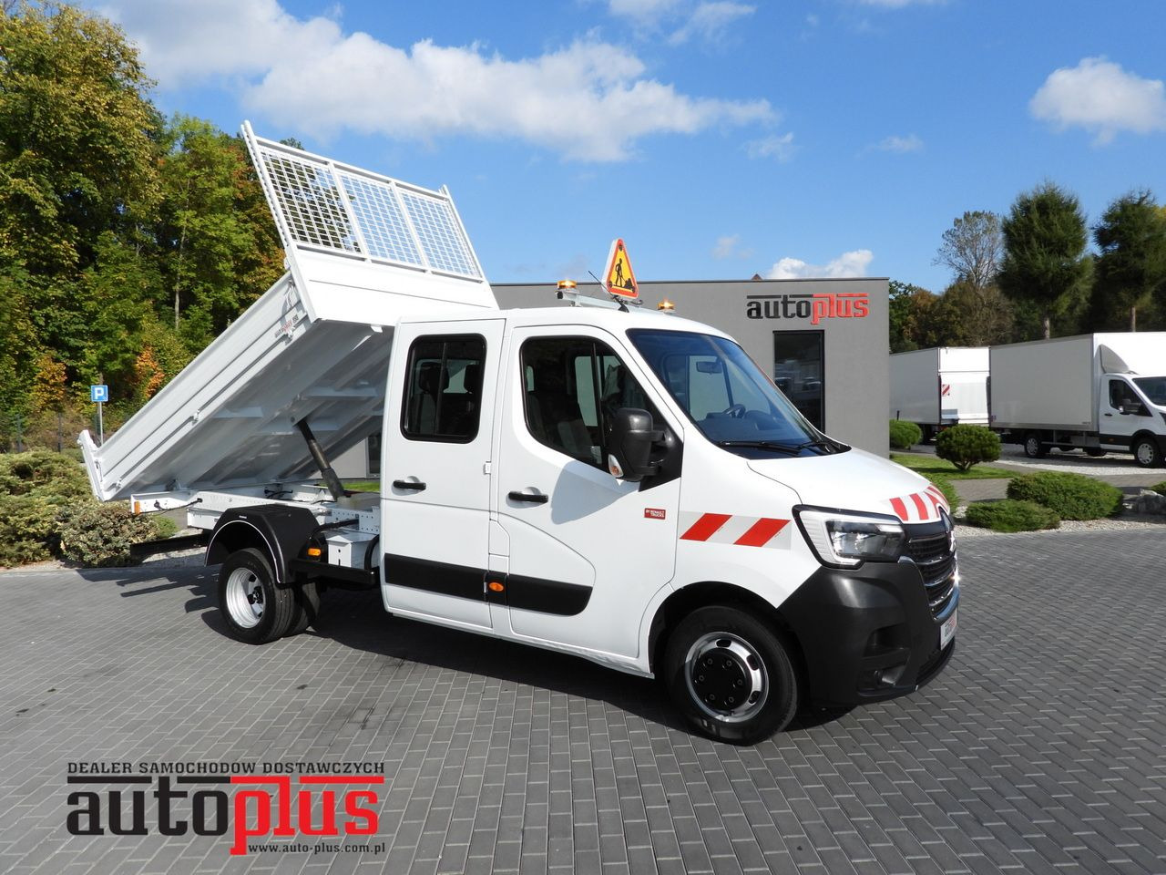 RENAULT MASTER TIPPER DOUBLE CABIN DOKA 6 SEATS CRUISE CONTROL LED LIGHTS TWIN WHEELS AIR CONDITIONING 165HP - Kipper Transporter: das Bild 1 RENAULT MASTER TIPPER DOUBLE CABIN DOKA 6 SEATS CRUISE CONTROL LED LIGHTS TWIN WHEELS AIR CONDITIONING 165HP - Kipper Transporter: das Bild 1