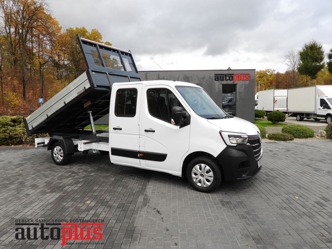 RENAULT MASTER TIPPER DOUBLE CABIN DOKA 7 SEATS CRUISE CONTROL NAVIGATION LED LIGHTS AIR CONDITIONING 145HP - Kipper Transporter: das Bild 1 RENAULT MASTER TIPPER DOUBLE CABIN DOKA 7 SEATS CRUISE CONTROL NAVIGATION LED LIGHTS AIR CONDITIONING 145HP - Kipper Transporter: das Bild 1