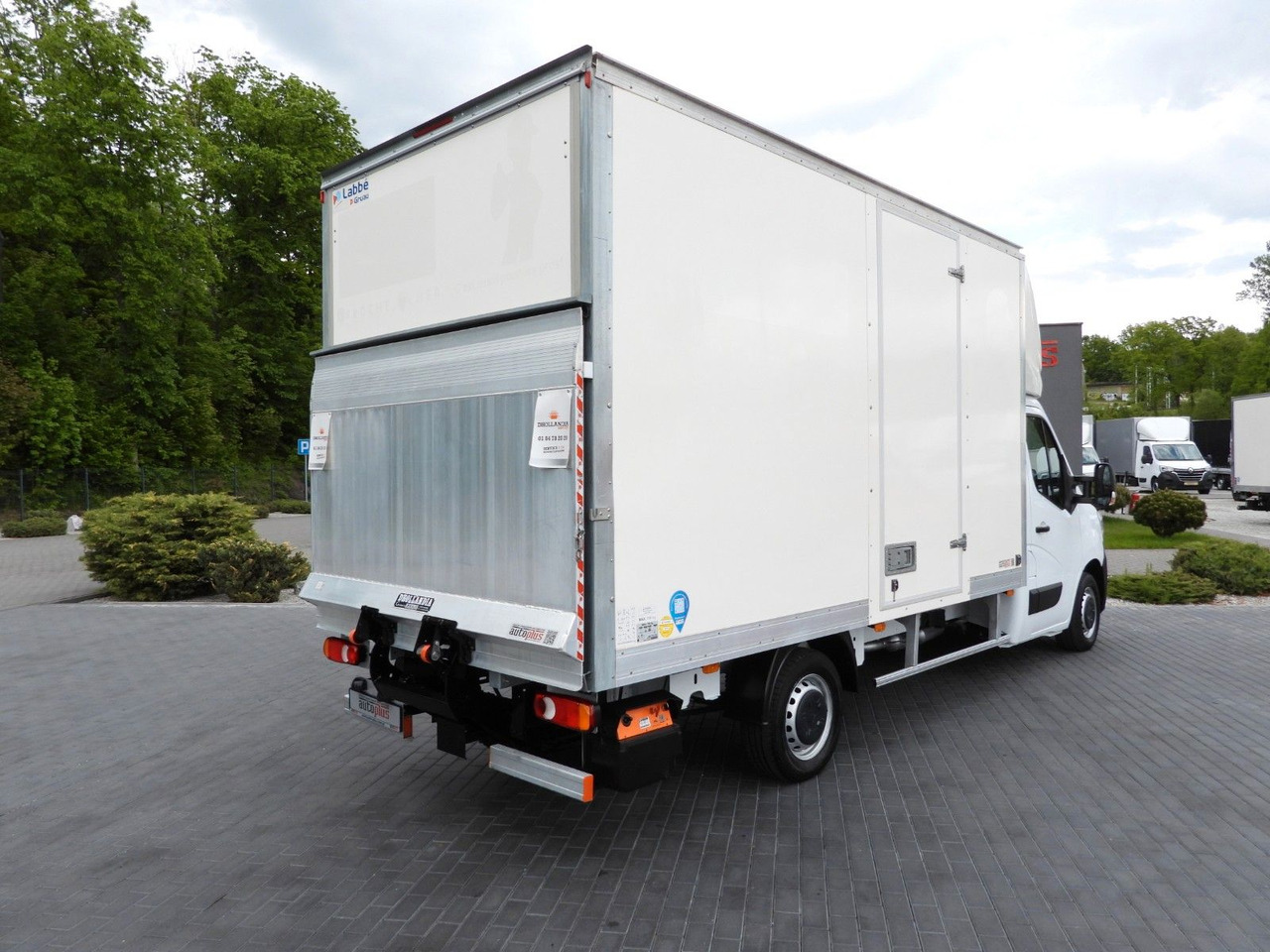 Renault MASTER KOFFER AUFZUG 8 PALETTEN TEMPOMAT A/C LED Renault MASTER KOFFER AUFZUG 8 PALETTEN TEMPOMAT A/C LED - Koffer Transporter: das Bild 3 Renault MASTER KOFFER AUFZUG 8 PALETTEN TEMPOMAT A/C LED Renault MASTER KOFFER AUFZUG 8 PALETTEN TEMPOMAT A/C LED - Koffer Transporter: das Bild 3