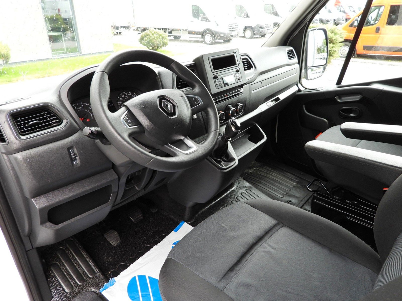 Renault MASTER PRITSCHE PLANE 8 PALETTEN WEBASTO A/C - Planen Transporter, Transporter mit Doppelkabine: das Bild 2 Renault MASTER PRITSCHE PLANE 8 PALETTEN WEBASTO A/C - Planen Transporter, Transporter mit Doppelkabine: das Bild 2