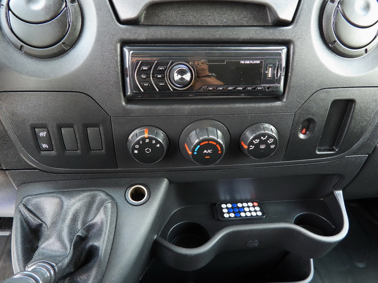 Transporter RENAULT MASTER CRUISE CONTROL AIR CONDITIONING  110HP: das Bild 27