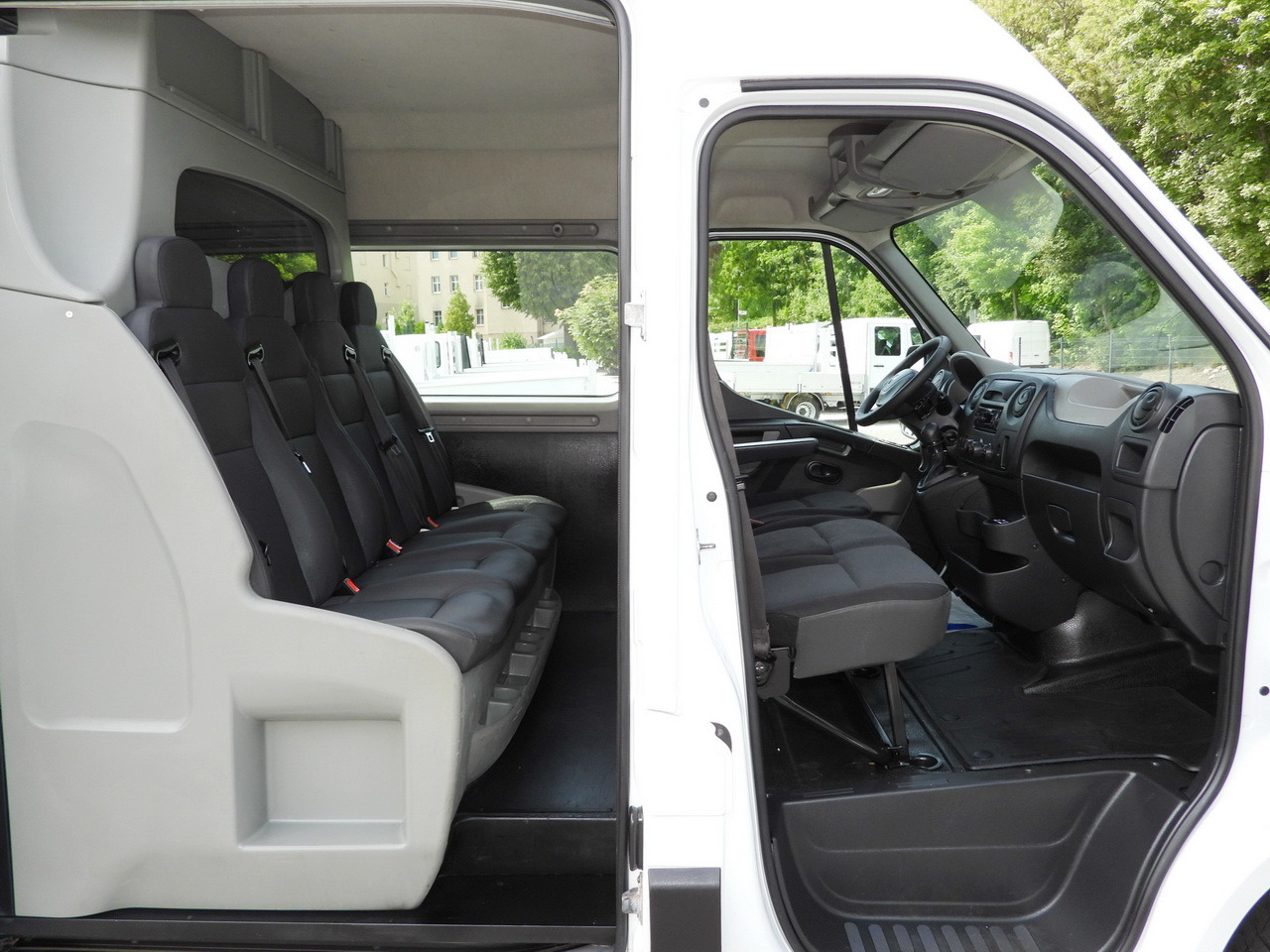 Transporter RENAULT MASTER CRUISE CONTROL AIR CONDITIONING  110HP: das Bild 30
