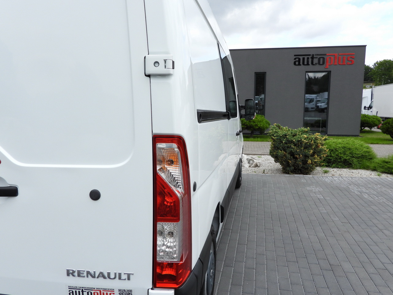 Transporter RENAULT MASTER CRUISE CONTROL AIR CONDITIONING  110HP: das Bild 18