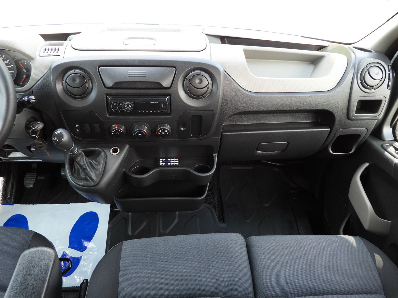 Transporter RENAULT MASTER CRUISE CONTROL AIR CONDITIONING  110HP: das Bild 22